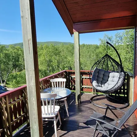 Trivelig I Senja. Casa de Férias Senja